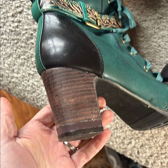 L’ARTISTE Stylish Teal and Black Ankle Boots - Picture 3 of 12